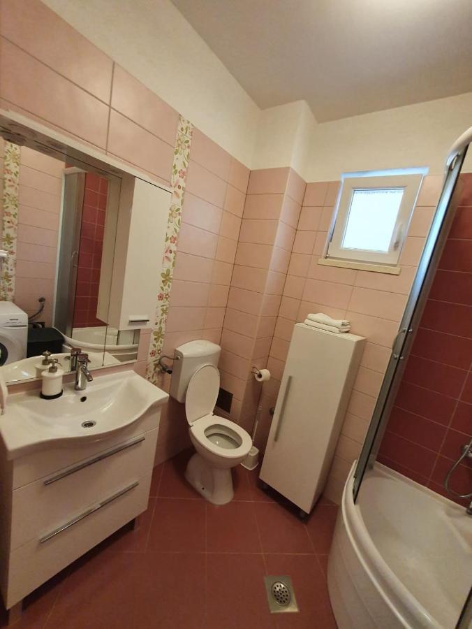 Bugenvilija Duće Buitenkant foto