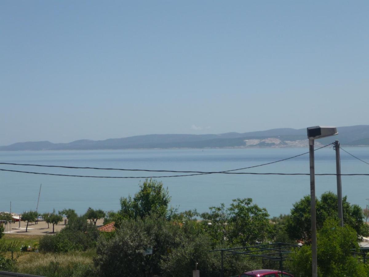 Bugenvilija Duće Buitenkant foto