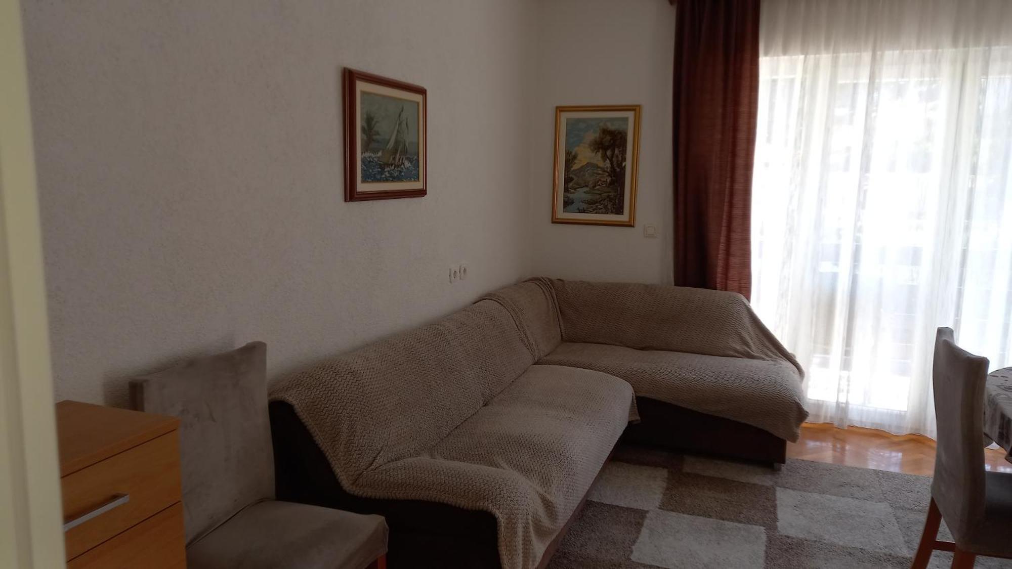 Bugenvilija Duće Buitenkant foto